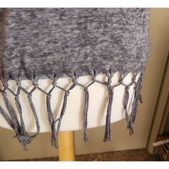 T64 Maurices 2 pc gray decorative silver-studded pattern tank and fringed kimono - Picture 11 of 11